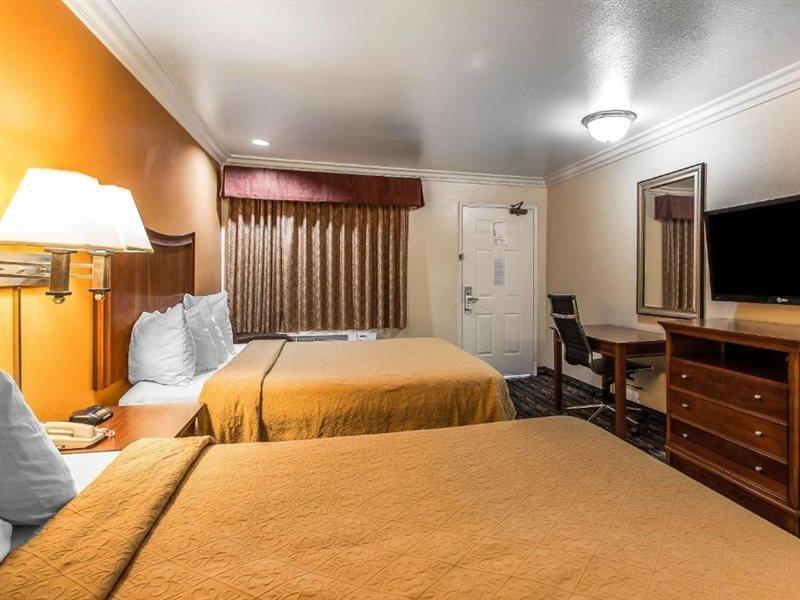 Quality Inn Lake Elsinore I-15 Εξωτερικό φωτογραφία