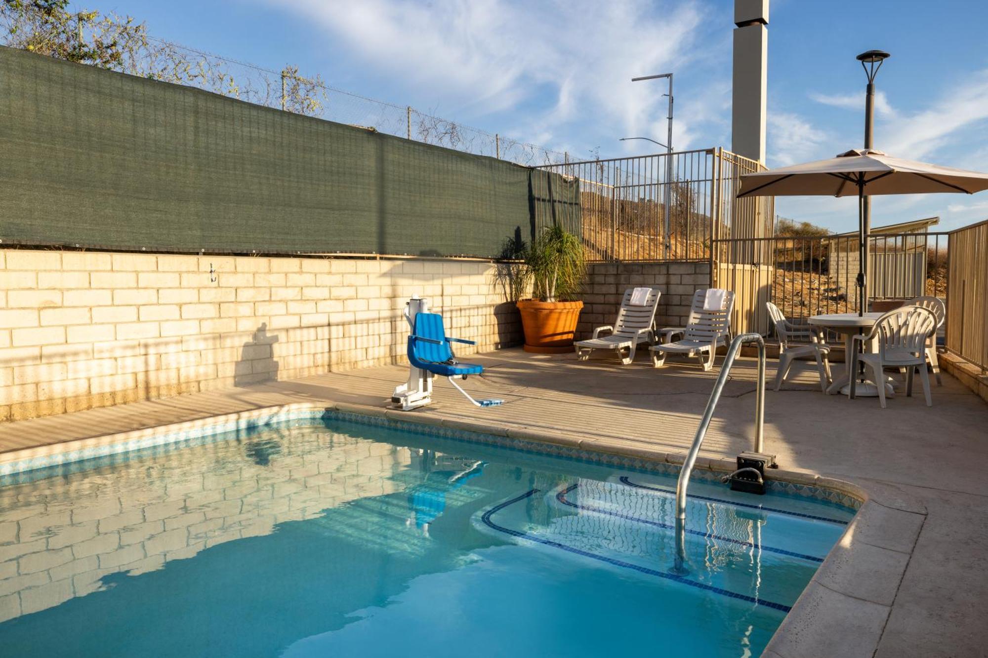 Quality Inn Lake Elsinore I-15 Εξωτερικό φωτογραφία