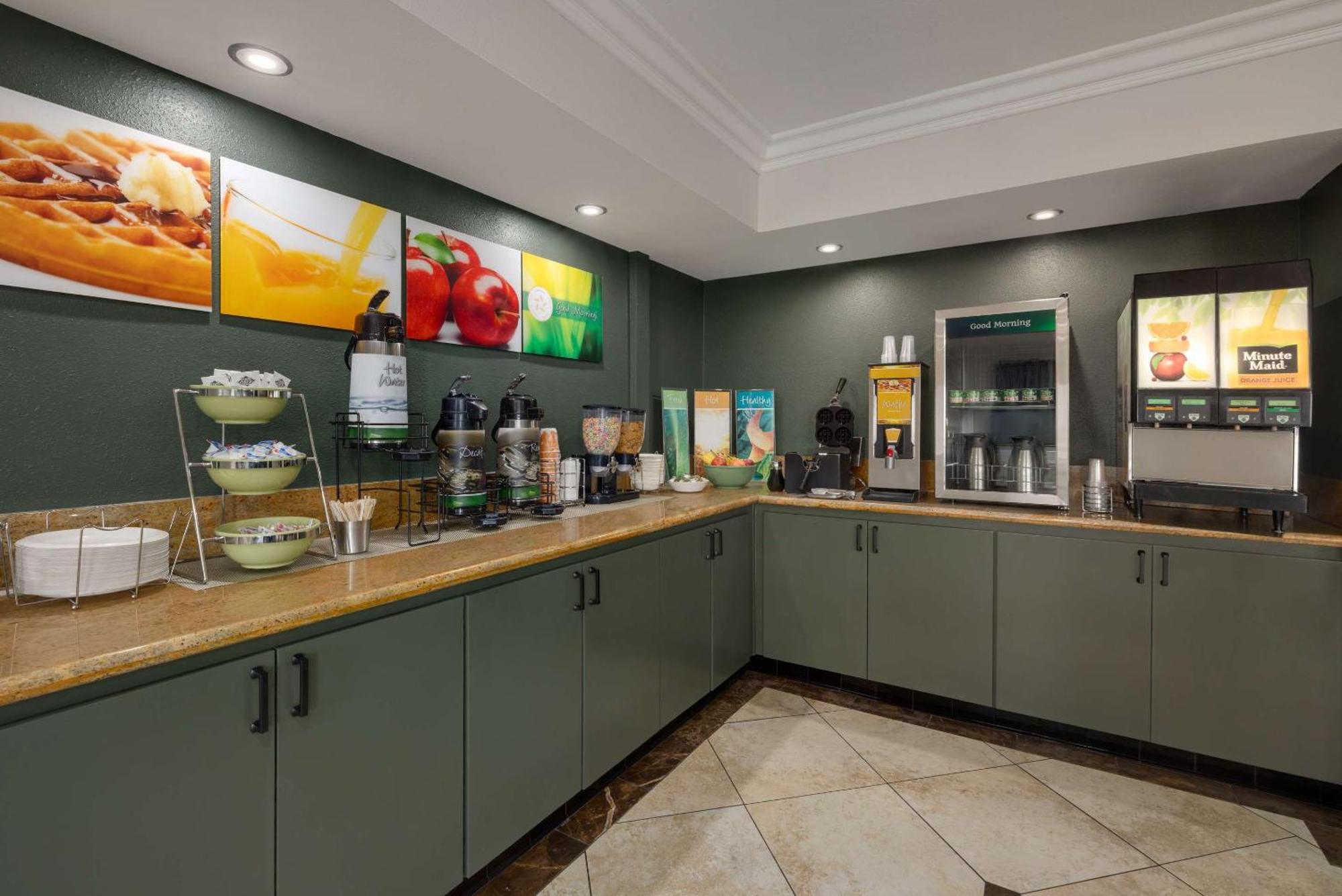 Quality Inn Lake Elsinore I-15 Εξωτερικό φωτογραφία